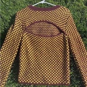 knitted sweater w/ cut out